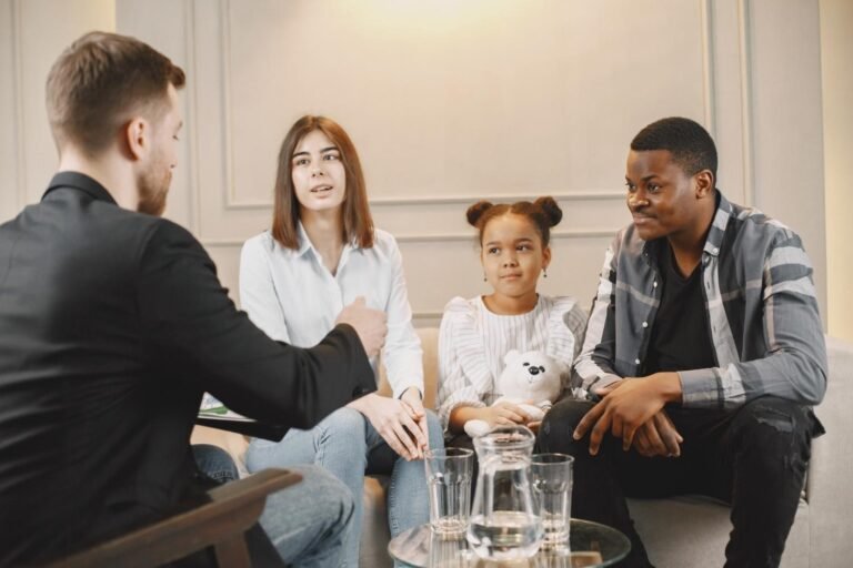 Finding the Right Hispanic Counseling Center for You and Your Family
